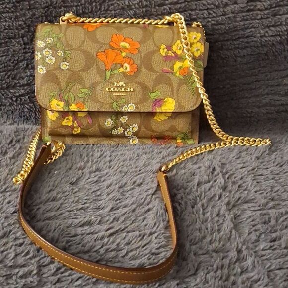 Coach Handbags - Coach Mini Klare Crossbody In Signature Canvas With Floral Print